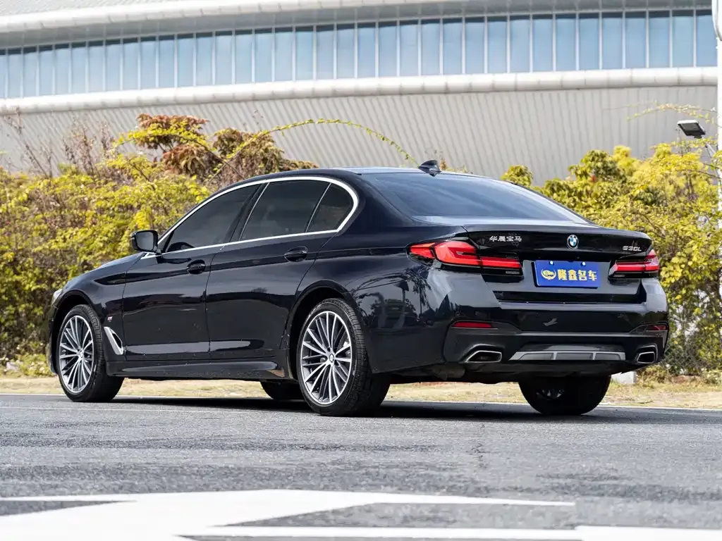 BMW 5 Series — фото 10