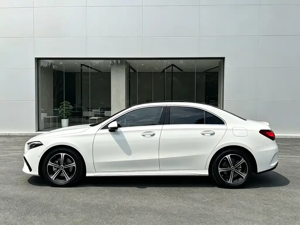 Mercedes-Benz A-Class — фото 10