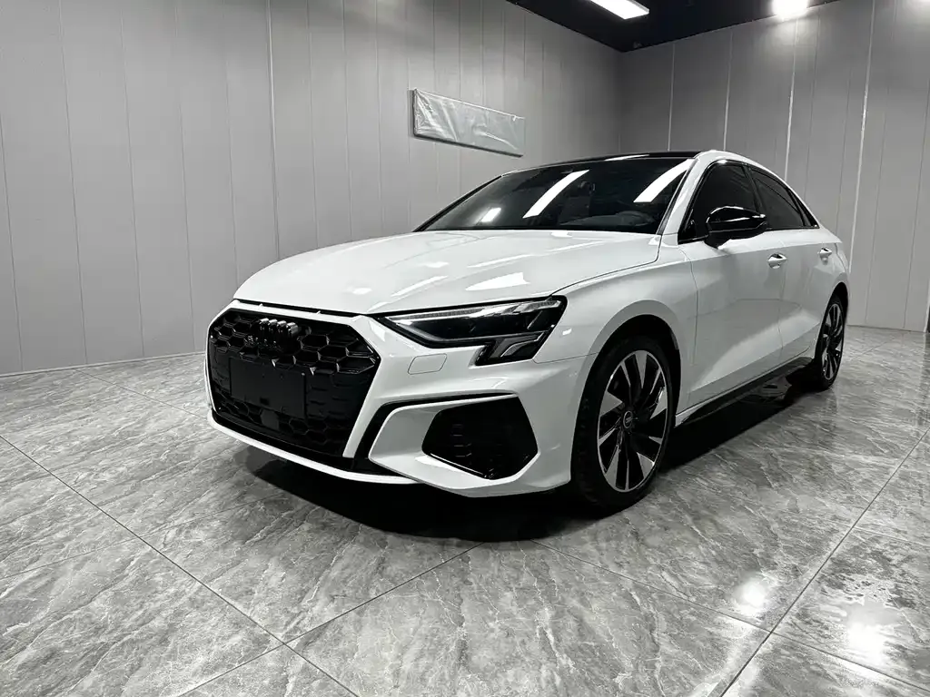 Audi A3 — фото 1