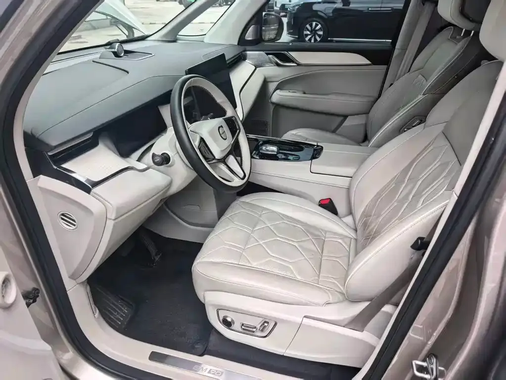 Volvo EM90 — фото 10