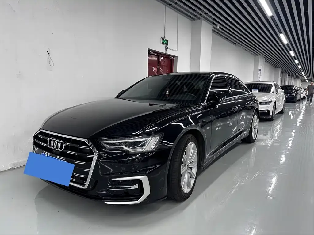 Audi A6L — фото 1