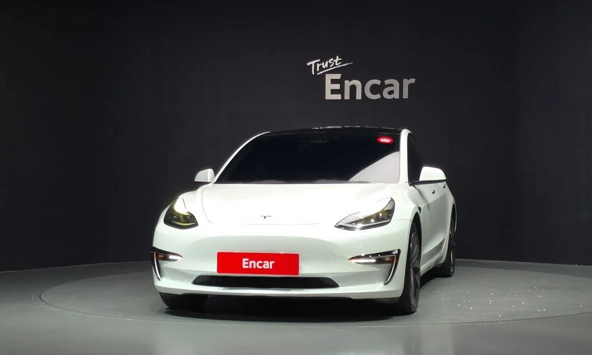 Tesla Model 3 — фото 4