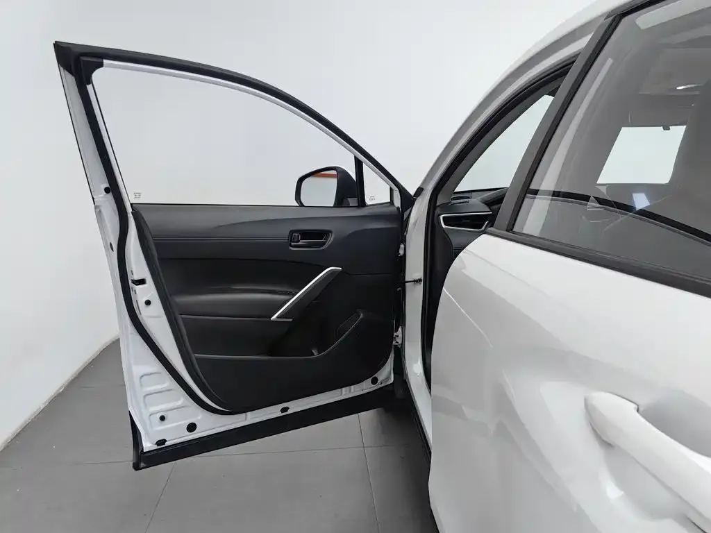 Toyota Corolla Cross — фото 2