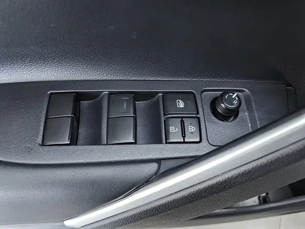 Toyota Corolla Cross — фото 9