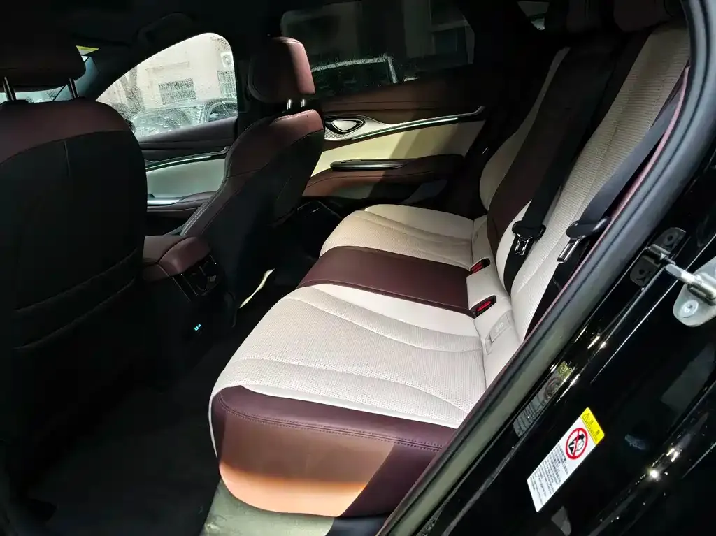 BYD Seal — фото 7
