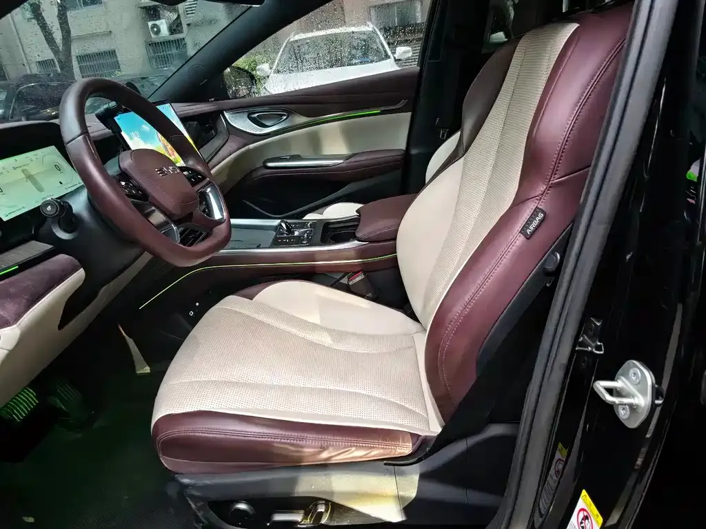 BYD Seal — фото 8