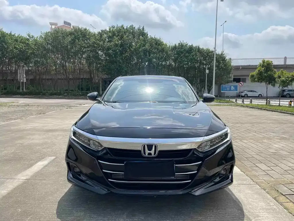 Honda Accord — фото 8