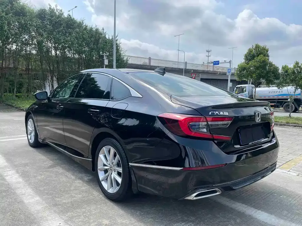 Honda Accord — фото 5