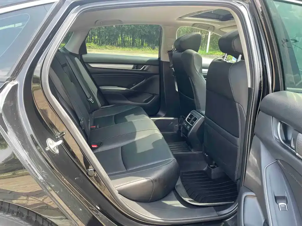 Honda Accord — фото 2