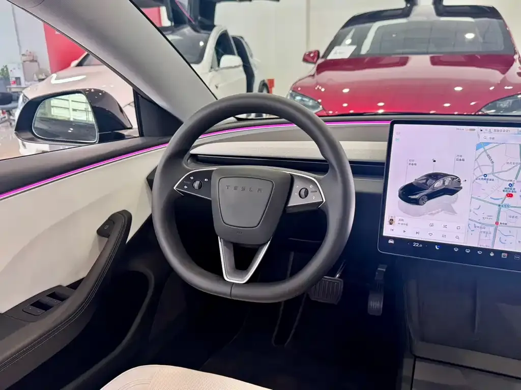Tesla Model 3 — фото 2