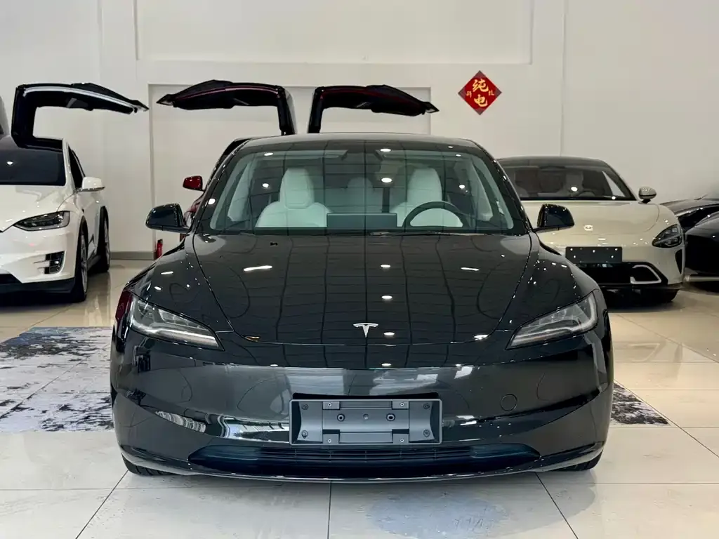 Tesla Model 3 — фото 9