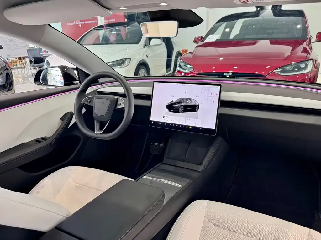 Tesla Model 3 — фото 4