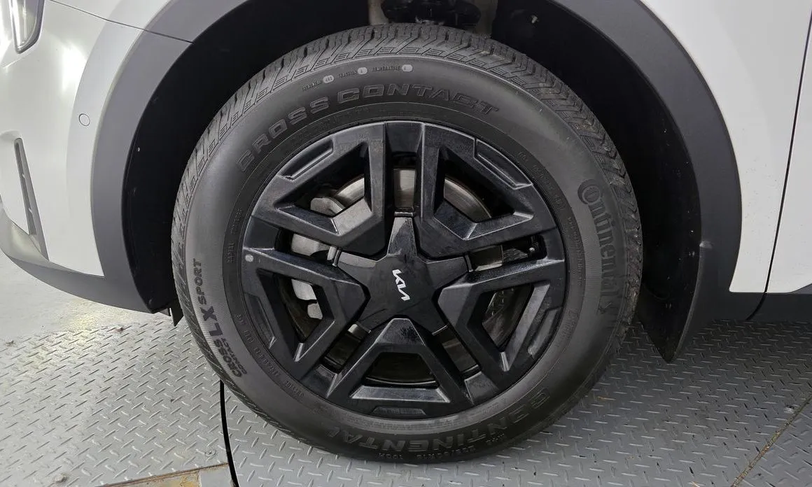 Kia Sorento — фото 6
