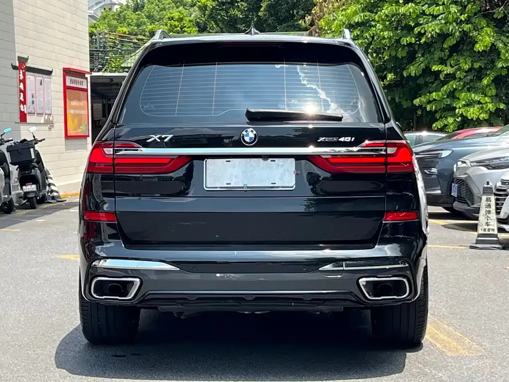 BMW X7 — фото 2