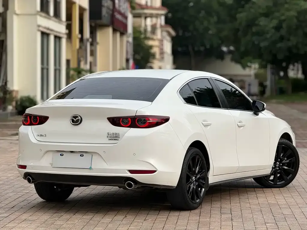 Mazda 3 Axela — фото 5