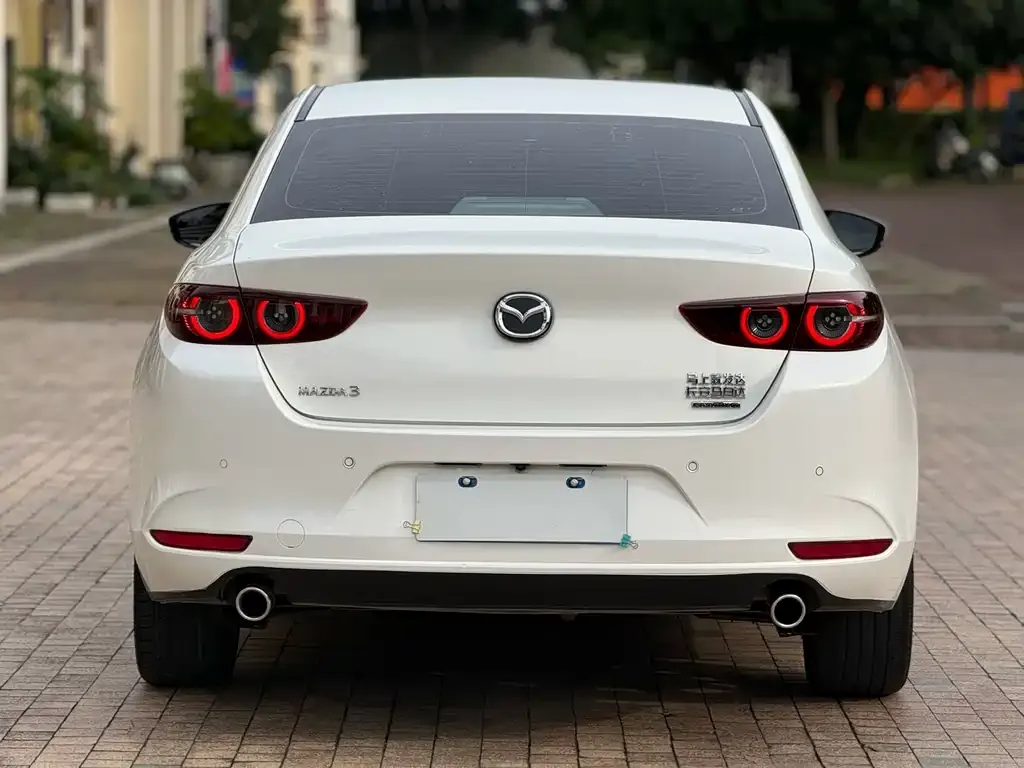 Mazda 3 Axela — фото 10