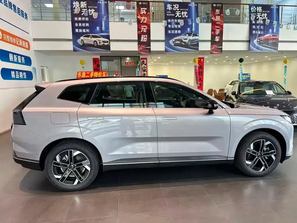Volvo XC70 Plug-in Hybrid — фото 9