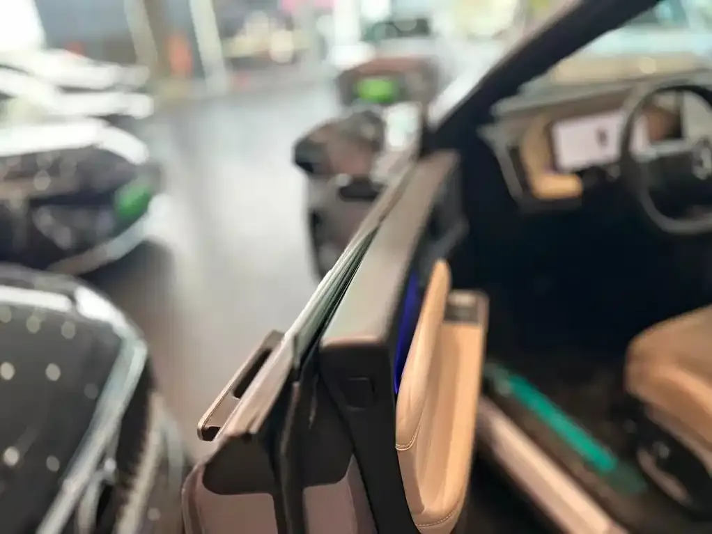 Volvo XC70 Plug-in Hybrid — фото 5