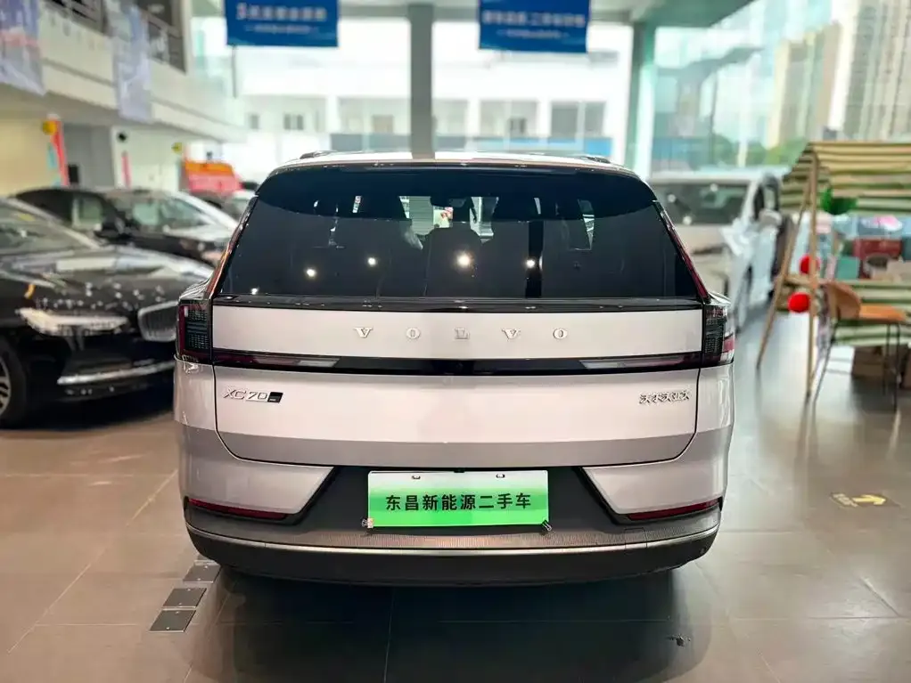 Volvo XC70 Plug-in Hybrid — фото 7