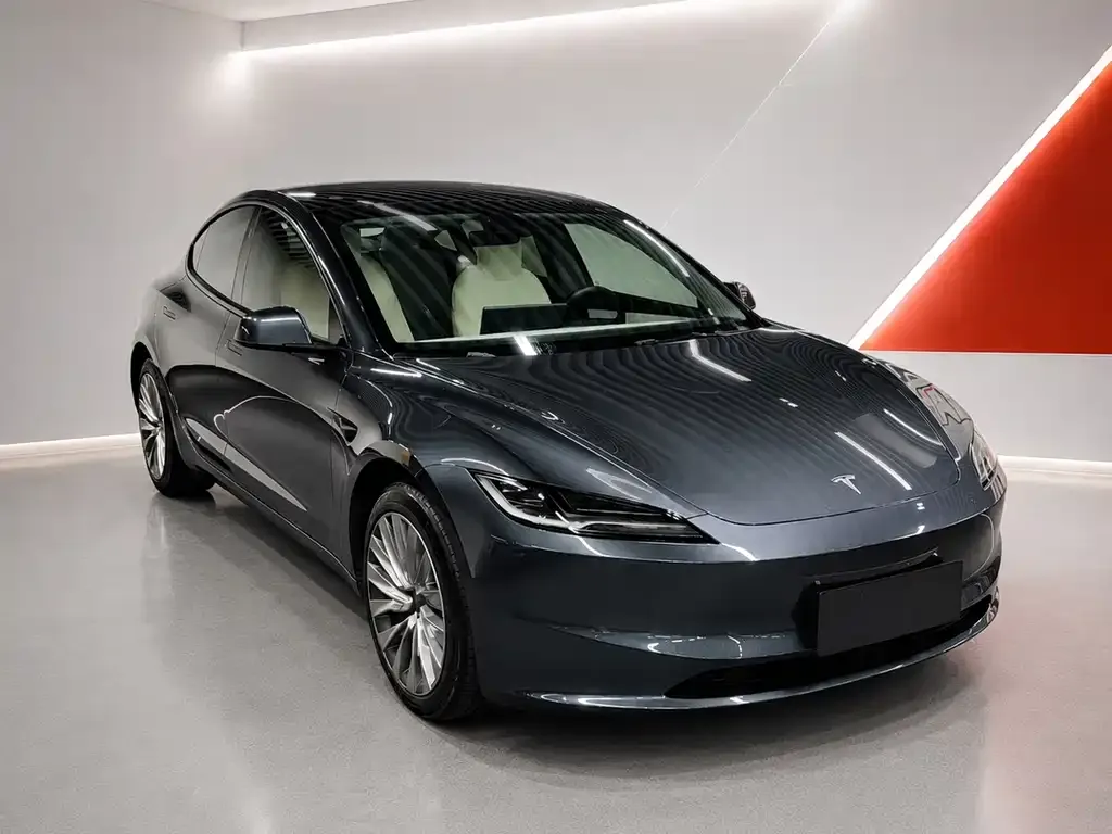 Tesla Model 3 — фото 7