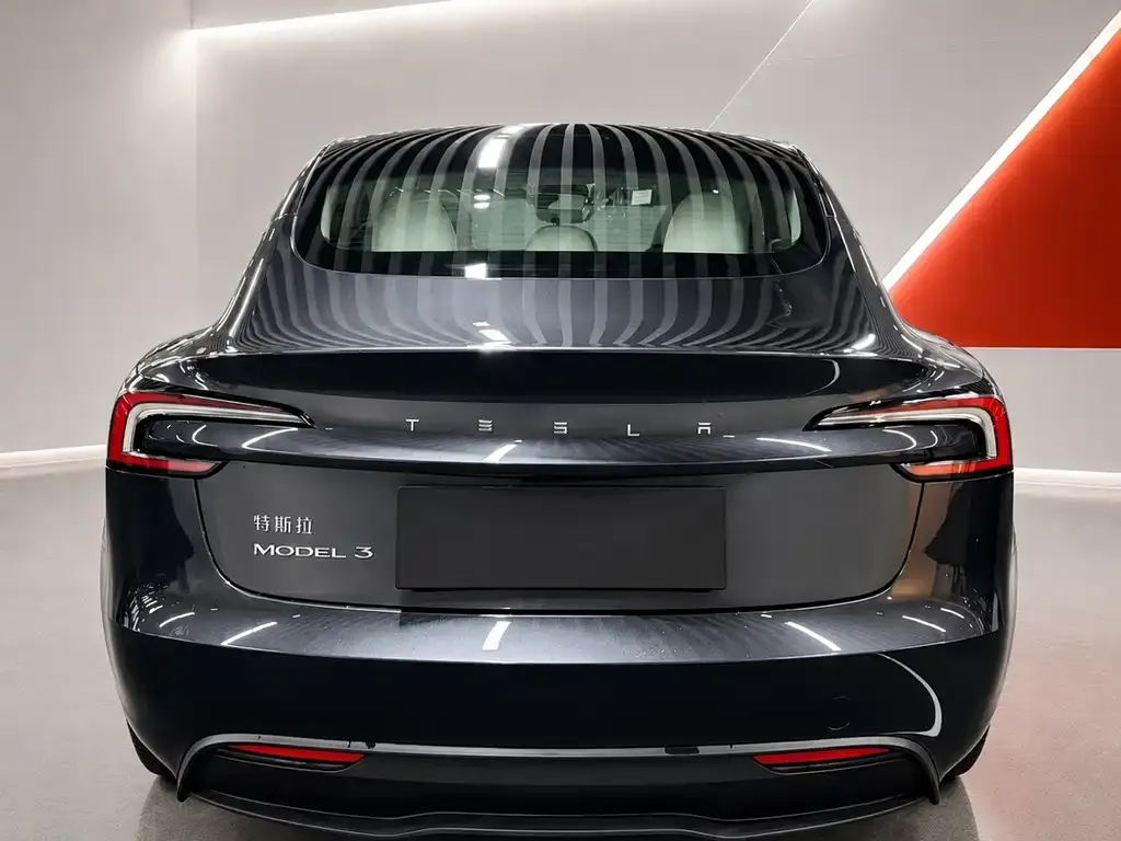 Tesla Model 3 — фото 2