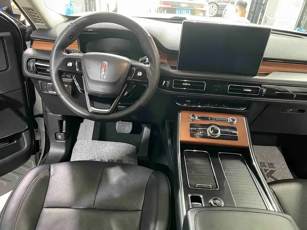 Lincoln Aviator — фото 2