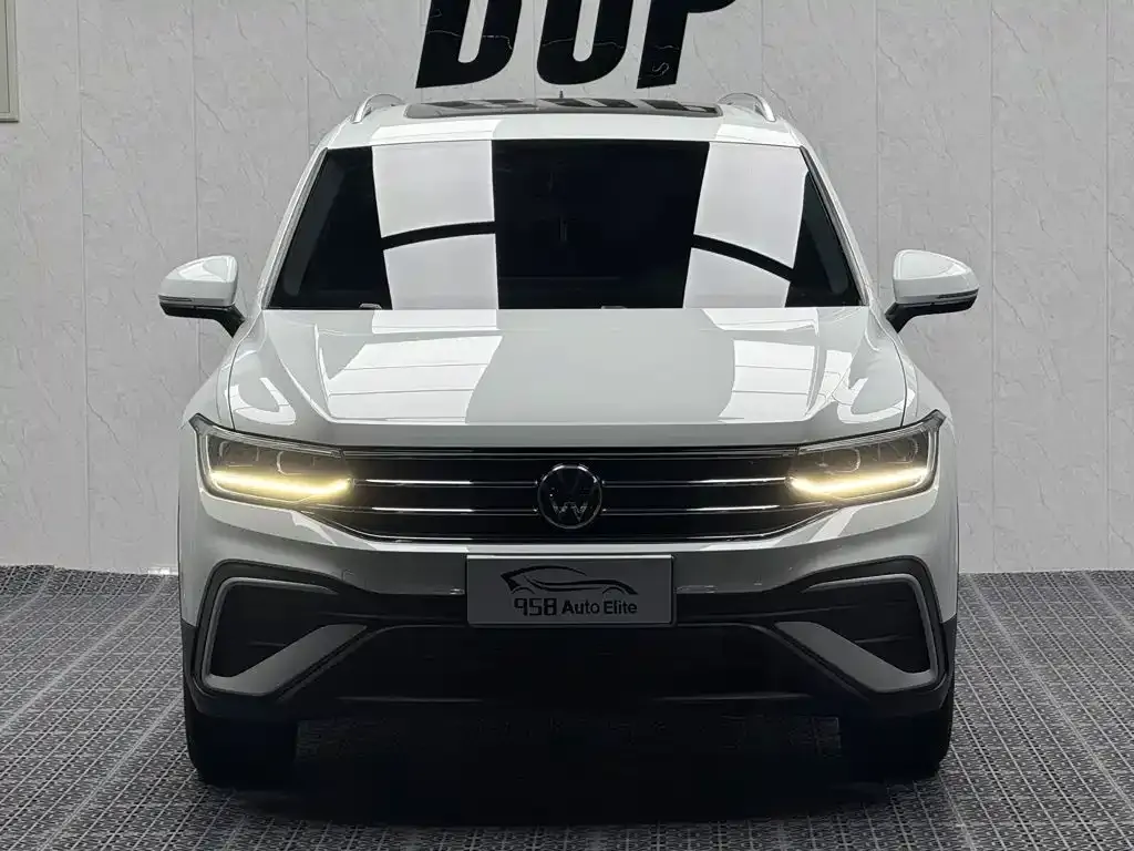 Volkswagen Tiguan L — фото 6