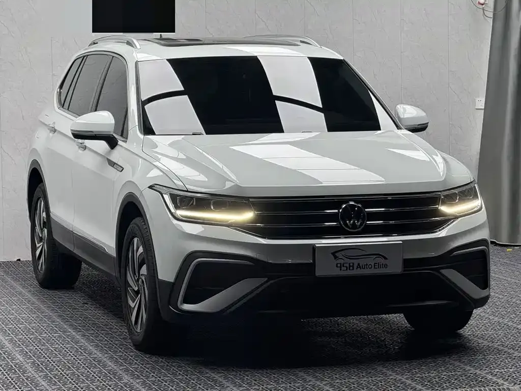 Volkswagen Tiguan L — фото 2