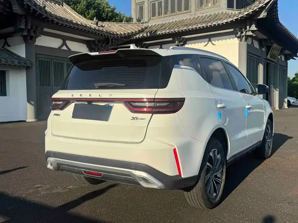 Geely Vision X6 — фото 10