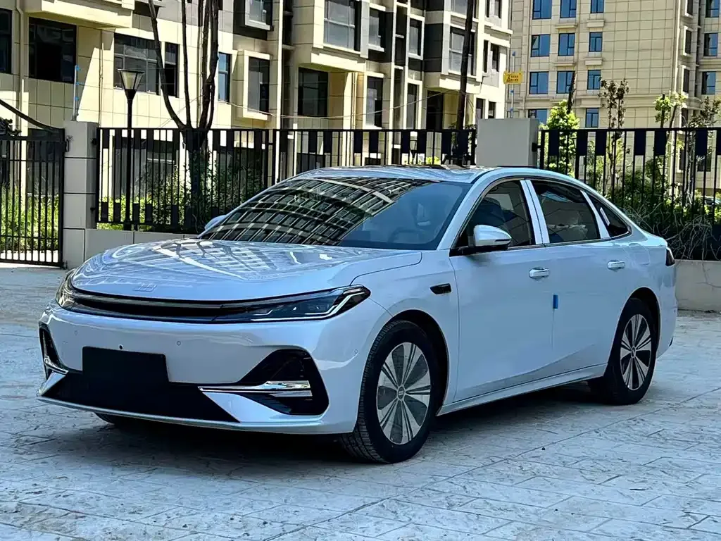 Geely 银河A7 EM — фото 1