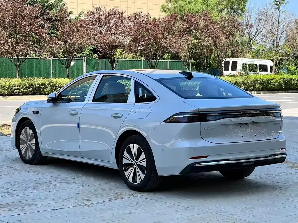 Geely 银河A7 EM — фото 9