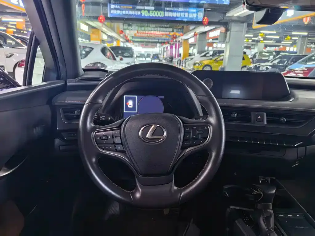 Lexus UX — фото 3