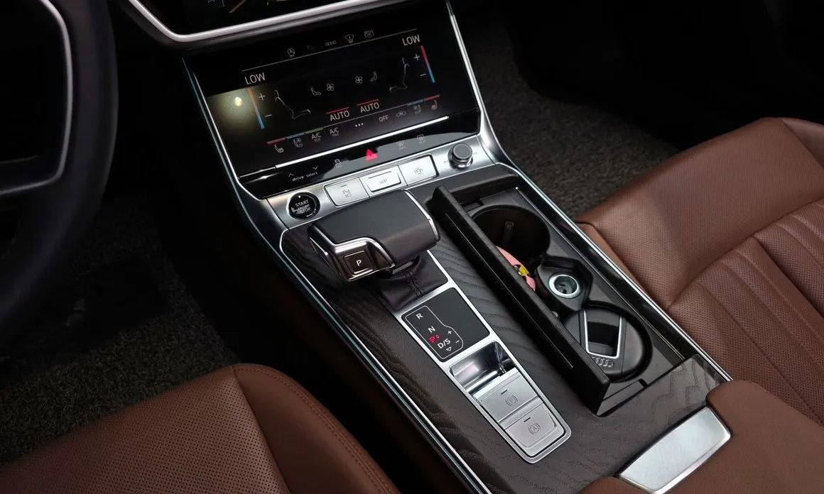 Audi A6 — фото 8