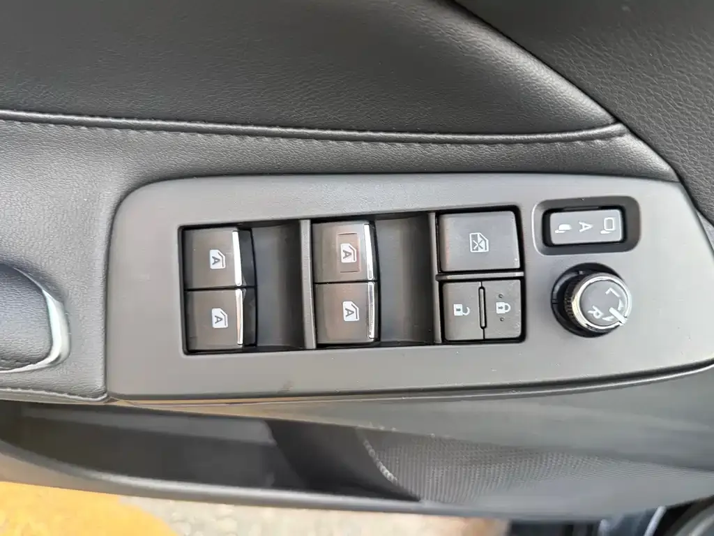Toyota Avalon — фото 2