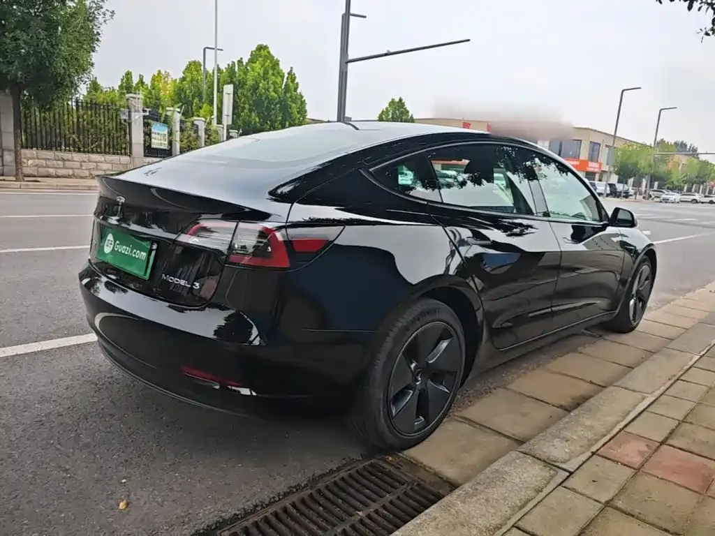 Tesla Model 3 — фото 10