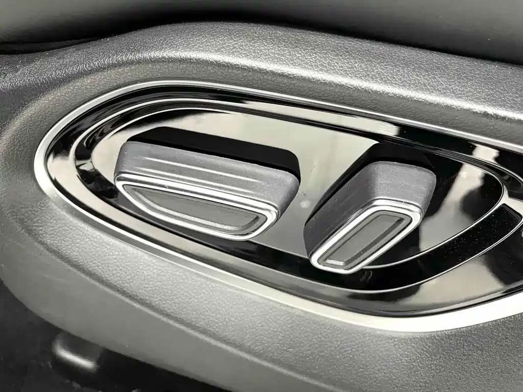 GAC Motor Trumpchi M6 — фото 9