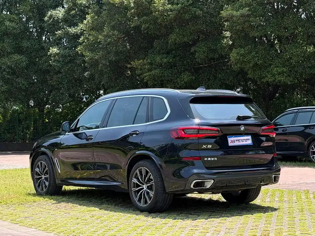 BMW X5 — фото 9