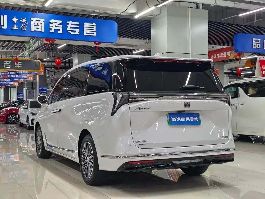 Buick GL8 Hybrid — фото 10