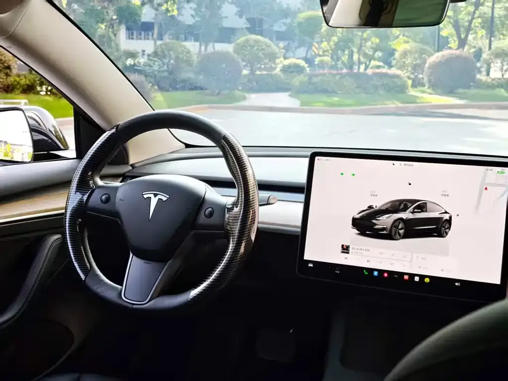 Tesla Model 3 — фото 4