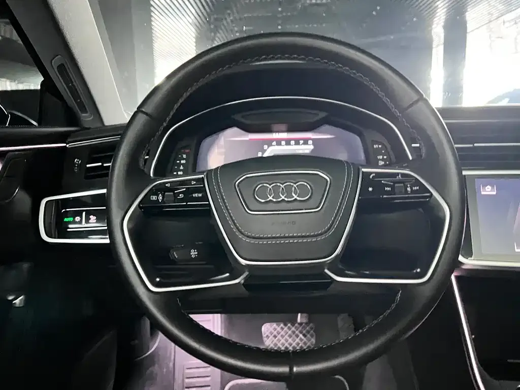 Audi A7L — фото 5