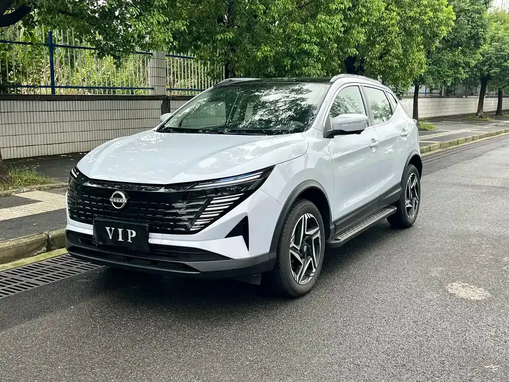 Nissan Qashqai — фото 1
