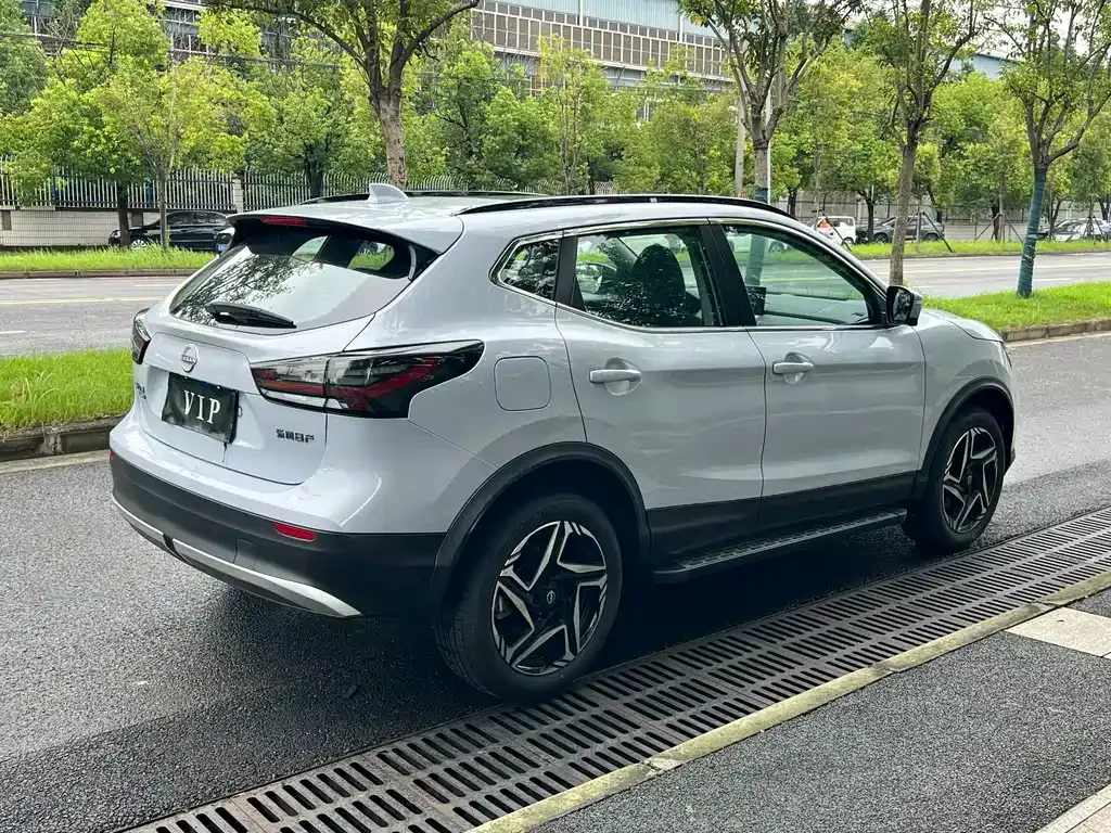 Nissan Qashqai — фото 7