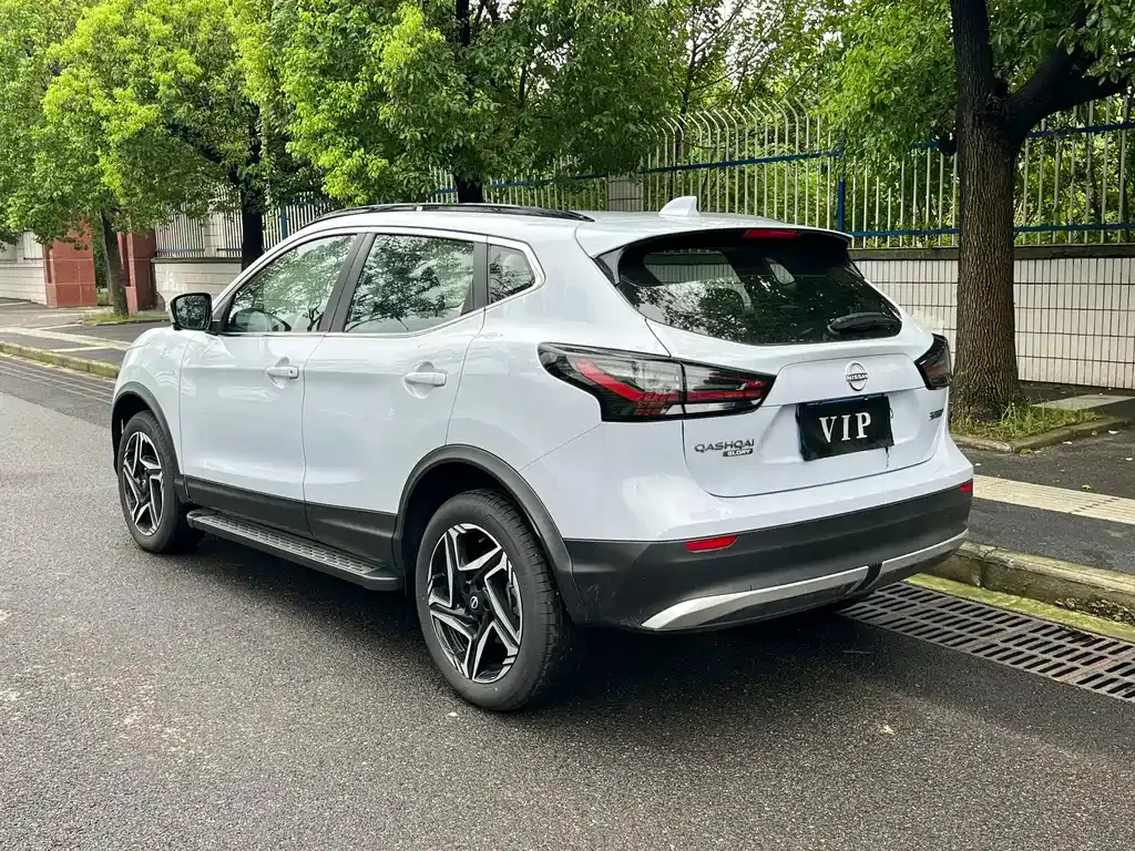Nissan Qashqai — фото 8