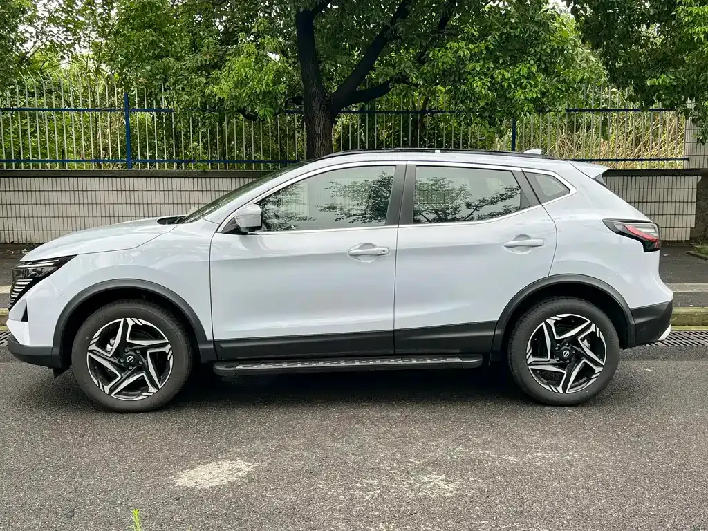 Nissan Qashqai — фото 5