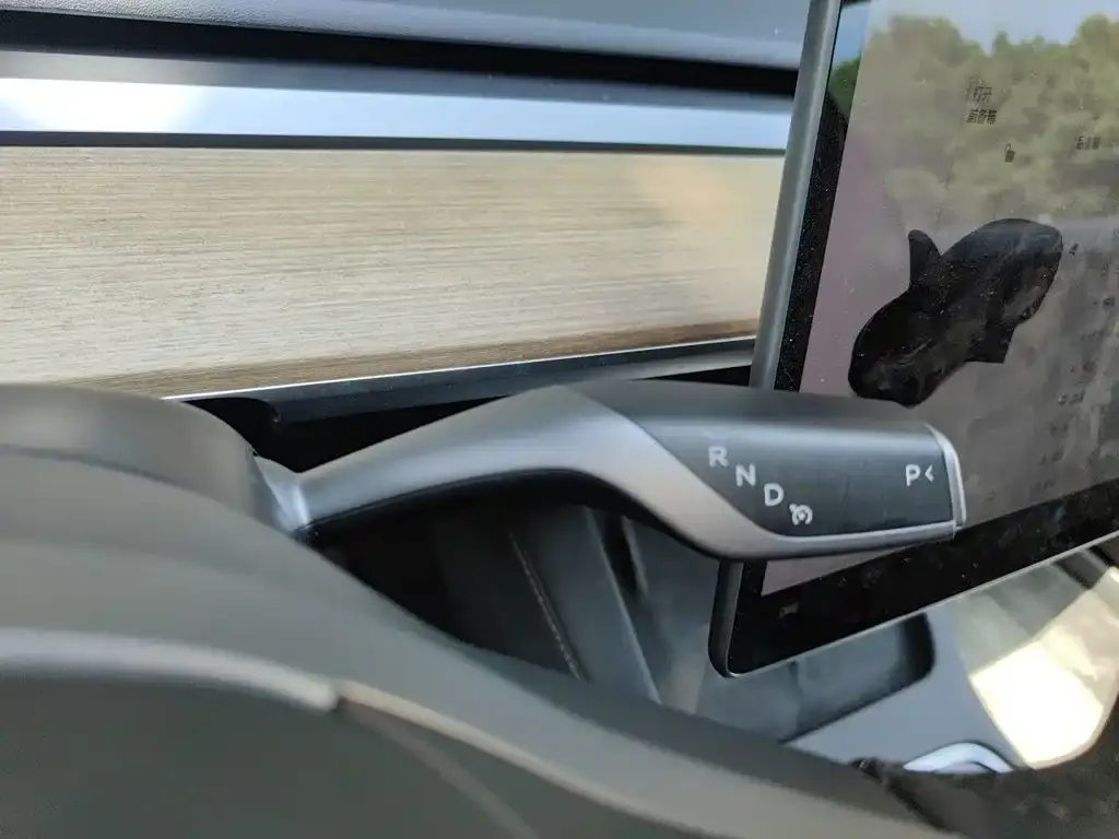 Tesla Model 3 — фото 2