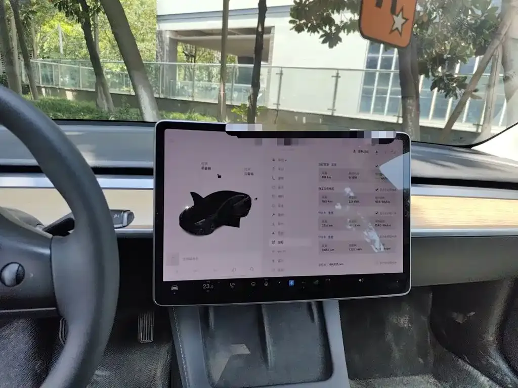 Tesla Model 3 — фото 10