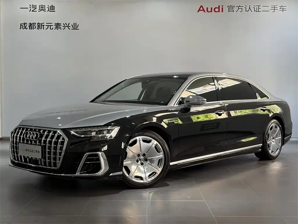 Audi A8 — фото 1