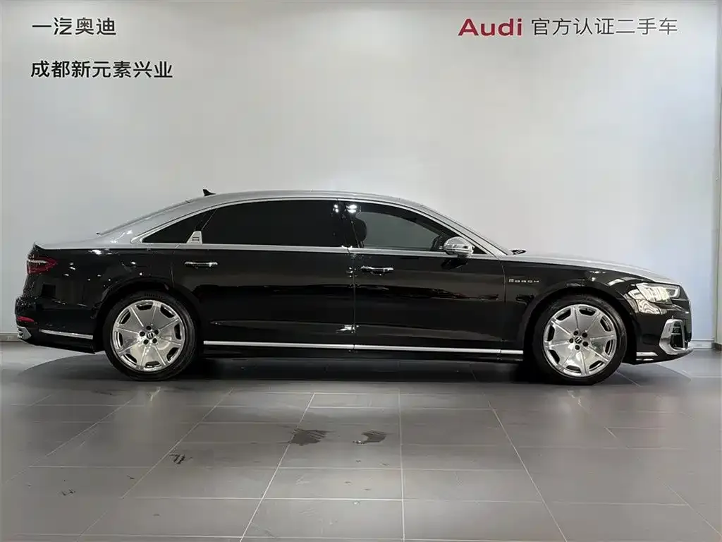 Audi A8 — фото 6