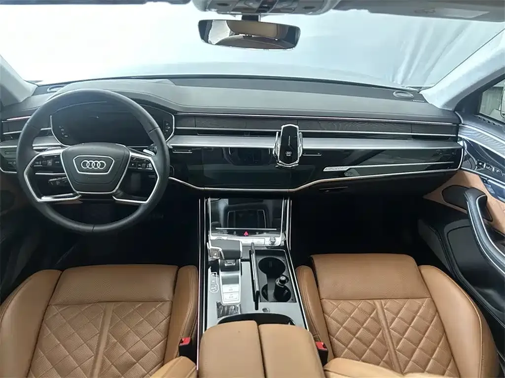 Audi A8 — фото 5