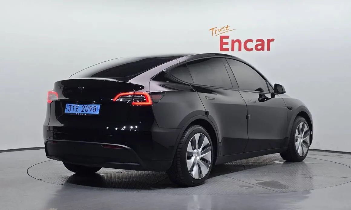 Tesla Model Y — фото 3